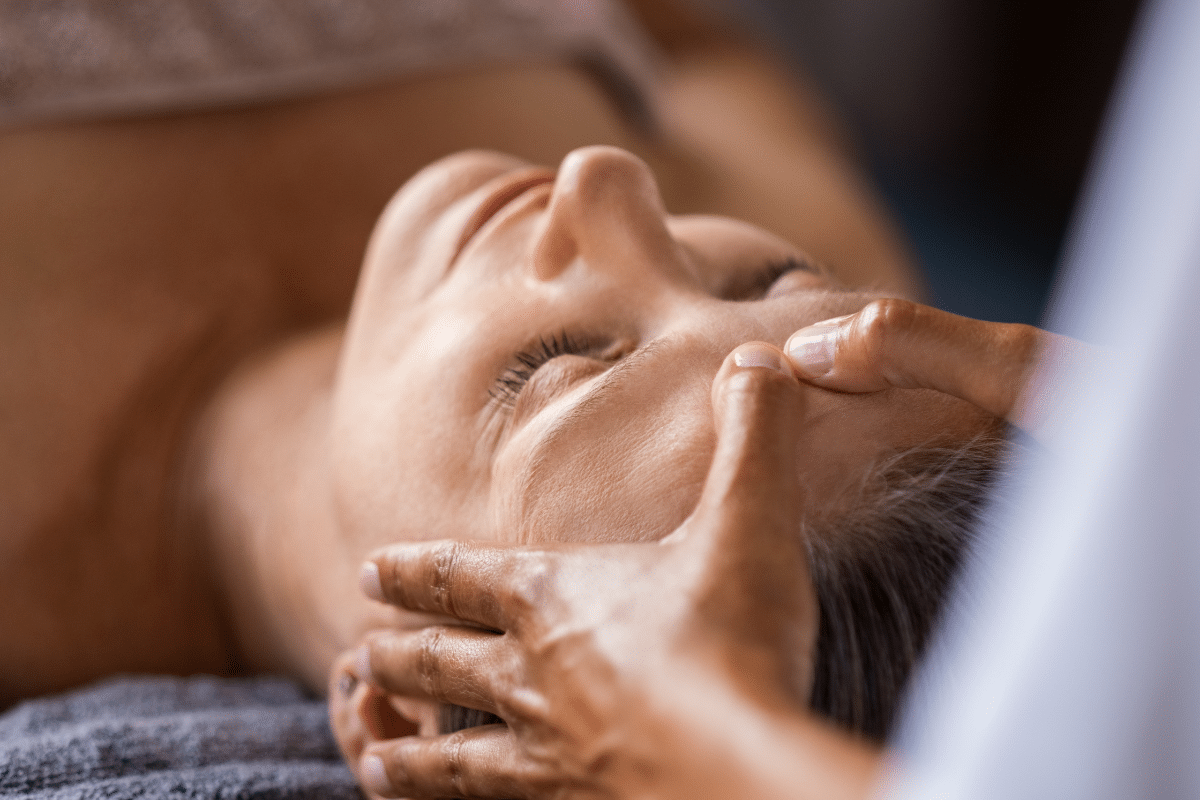 Rebalance - Acupressure & lift facial with ear acupuncture